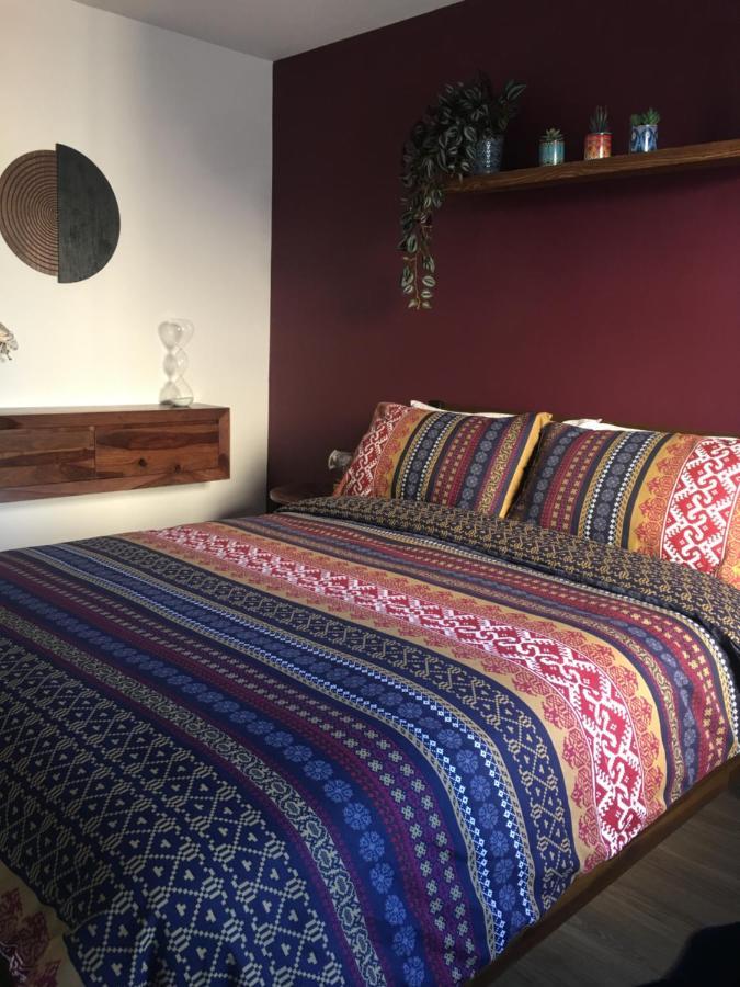 Comfortable Rooms With Live In Host, Walking Distance To The High St & More Glastonbury Exterior photo