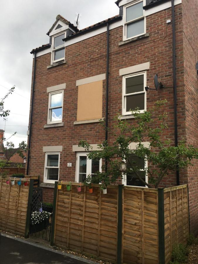 Comfortable Rooms With Live In Host, Walking Distance To The High St & More Glastonbury Exterior photo